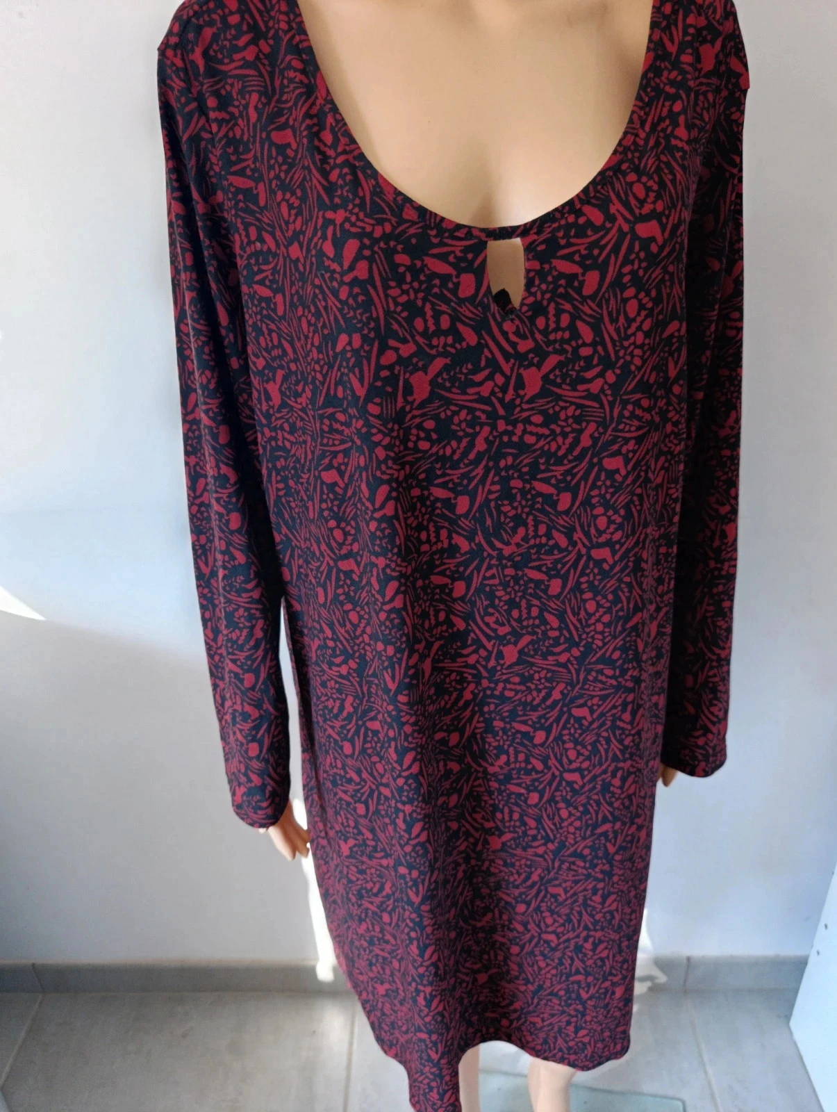 Vestido Inextenso 3XL preto e bordeaux estampado - Mangas compridas - Corte fluido tamanho grande – photo 5